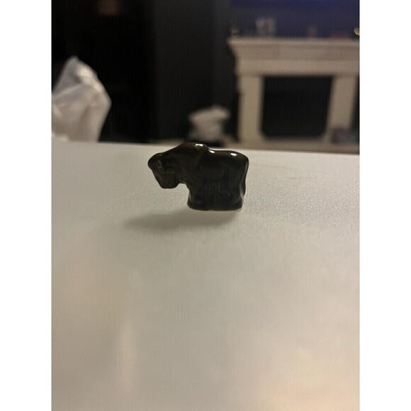 Vintage Wade Whimsies England Buffalo Red Rose Tea Miniature Porcelain Figurine - Picture 2 of 2